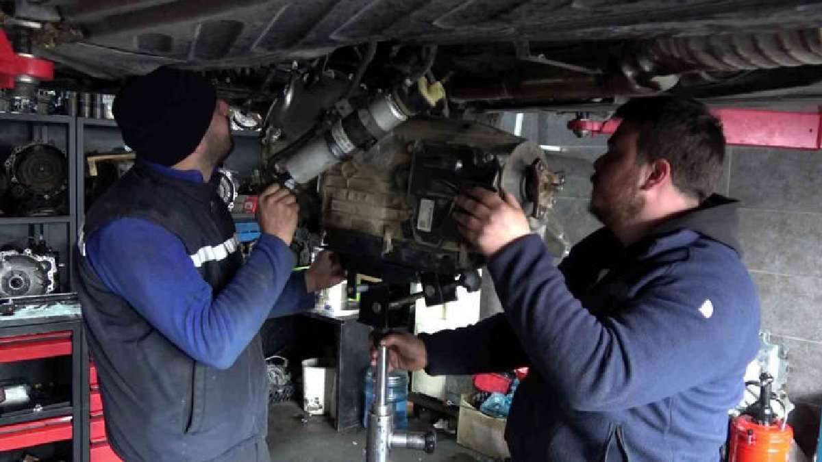 Otomatik arabası olanlar dikkat! Bu sefer uyarı ustasından geldi: Bunu ihmal eden 70.000 TL’lik masrafla karşılaşıyor