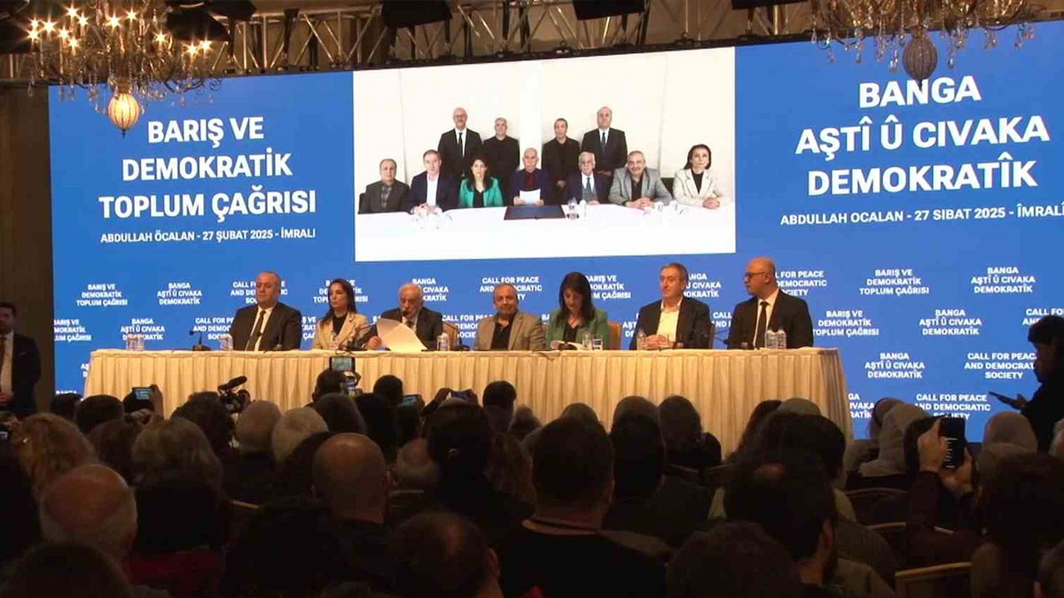 Öcalan'ın 'PKK sı̇lah bıraksın, kendı̇nı̇ feshetsı̇n' çağrısını dünya olumlu karşıladı