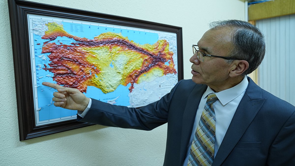 Doç. Dr. Bülent Özmen: İstanbul'da 7'den büyük deprem olasılığı yüksek