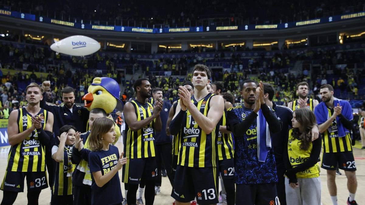 Fenerbahçe Beko'nun, EuroLeague'de ertelenen Paris Basketbol maçı yarın oynanacak
