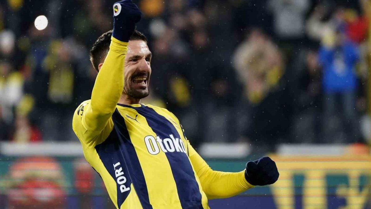 Fenerbahçe'nin Sırp yıldızı Dusan Tadic: Galatasaray'a baskı hissettirmemiz gerekiyor