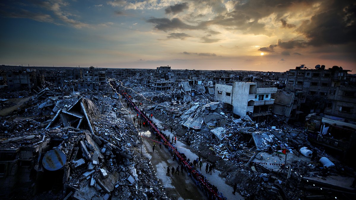 Ramazan ayı insani dramın gölgesinde başladı: Gazze'de enkazlar arasında iftar