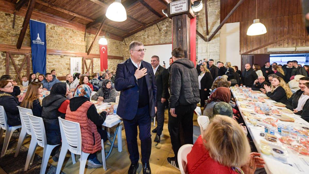 Başkan Tugay, Tirelilerle aynı sofrada buluştu