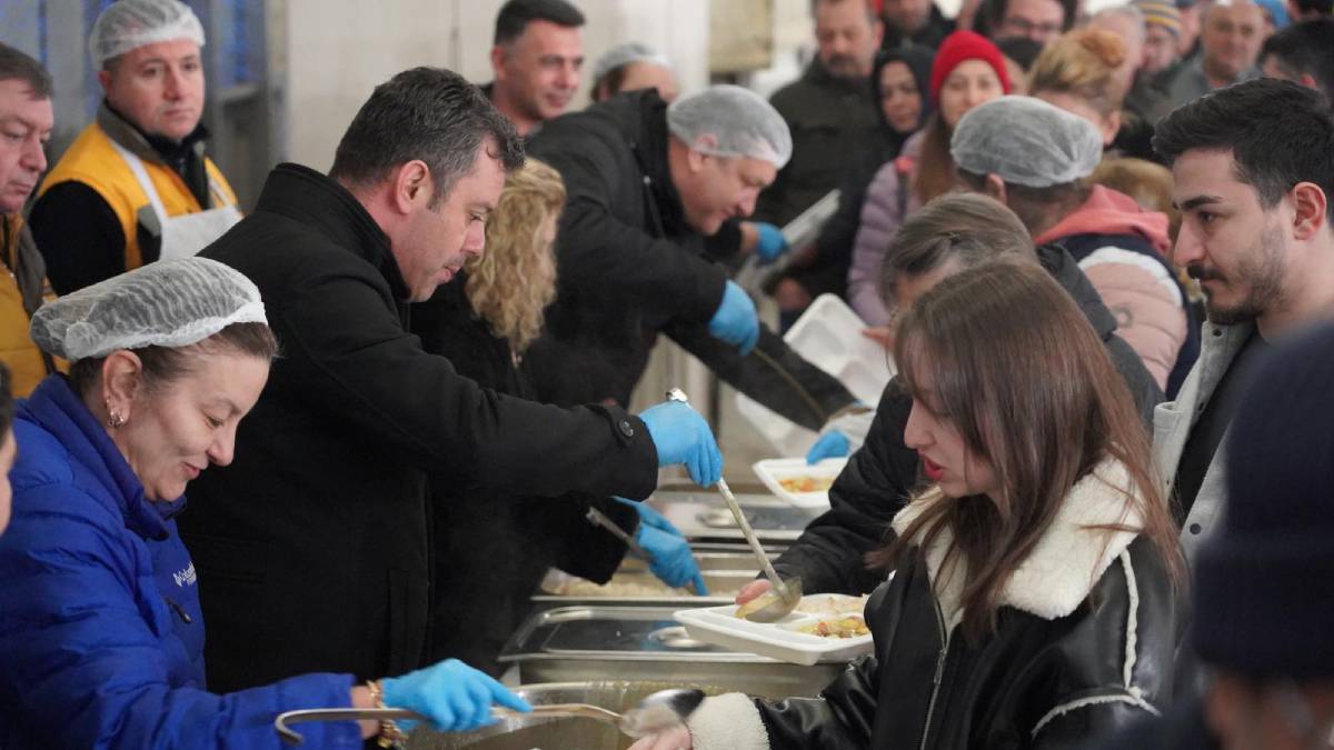 Çorlu Belediyesinden senenin ilk iftar sofrası