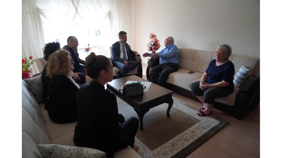 Başkan Sarıkurt’tan şehit aileleri ve gazilere ziyaret