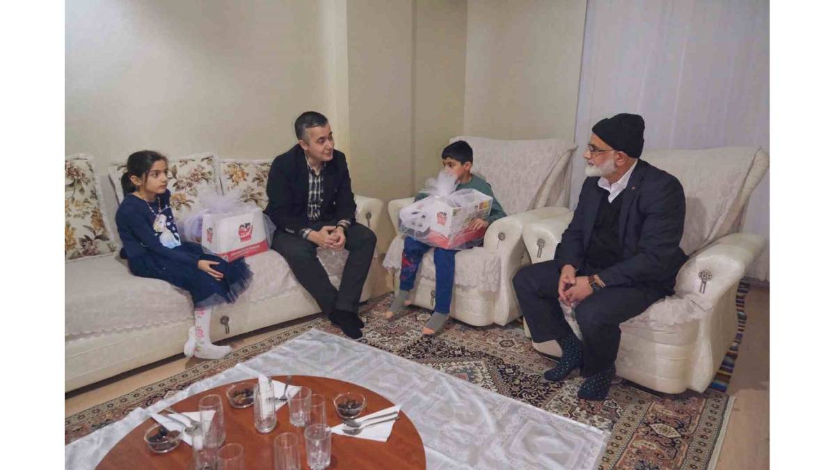 Başkan Vekili Aksoy’dan gazi ailesine anlamlı ziyaret