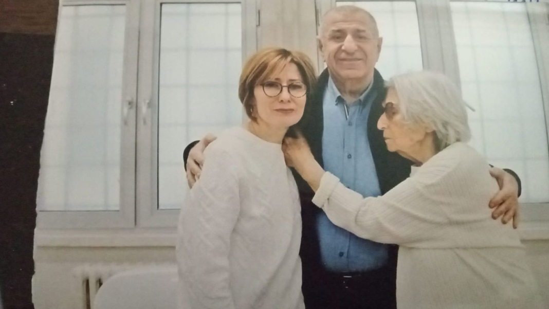 Ümit Özdağ'dan cezaevinden ilk fotoğraf