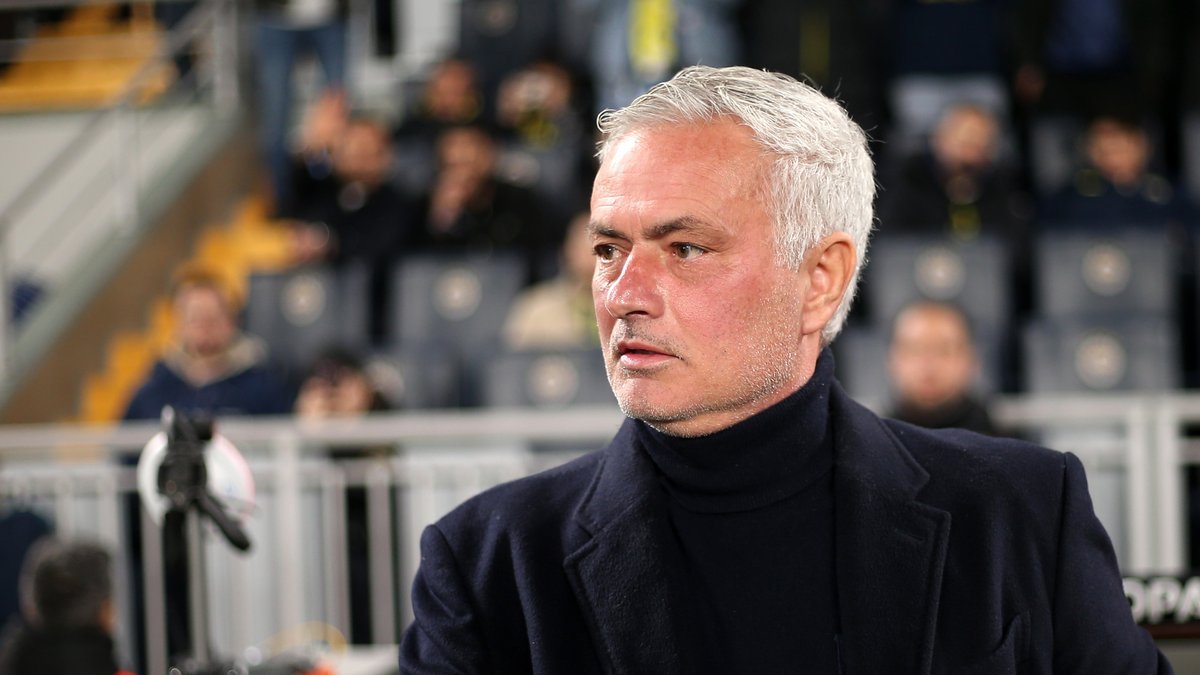 Jose Mourinho'dan tekrarlanması zor başarı! Fenerbahçe'nin tarihine geçti: 20 yıl sonra ilk kez...