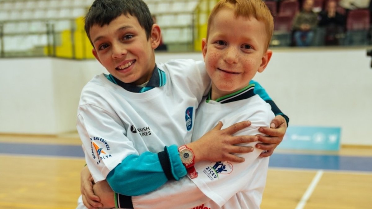 Anadolu Efes, bu sezonki sosyal sorumluluk projesine Antalya'da başladı