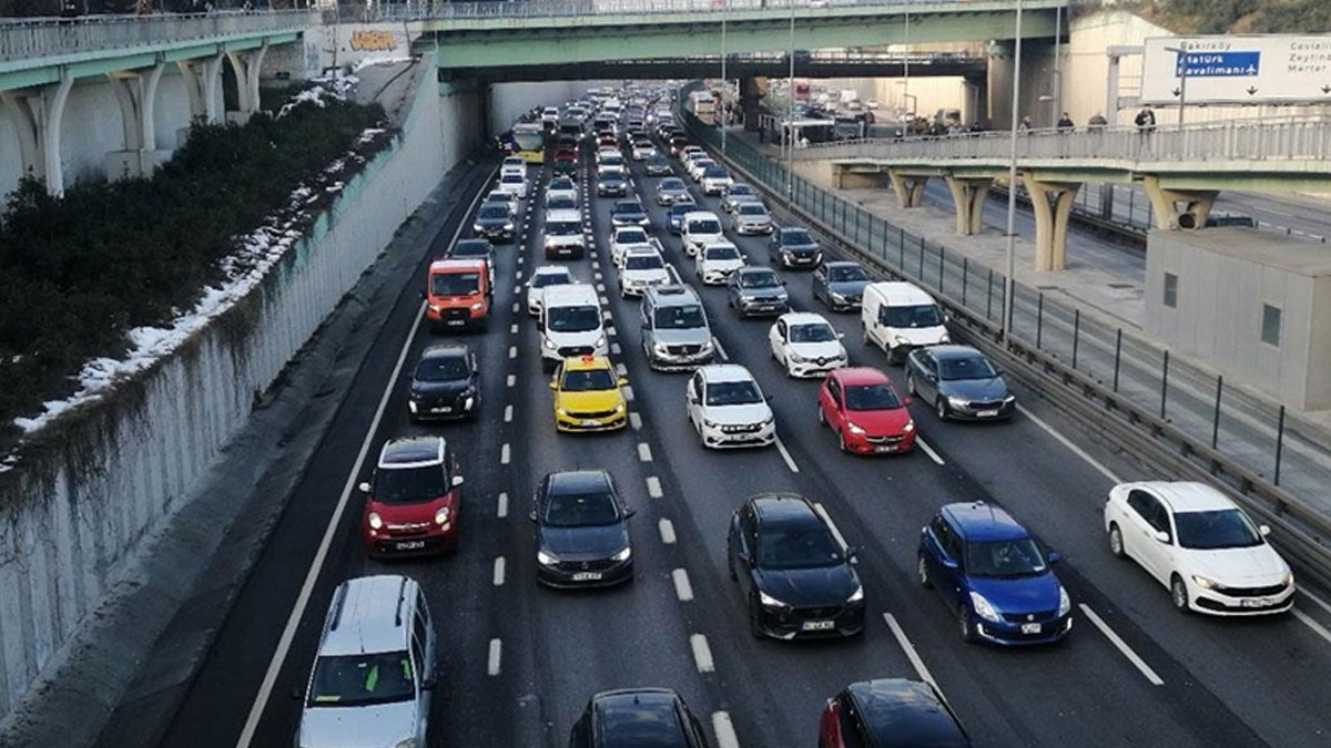İstanbul'da sabah saatlerinde trafik yoğunluğu