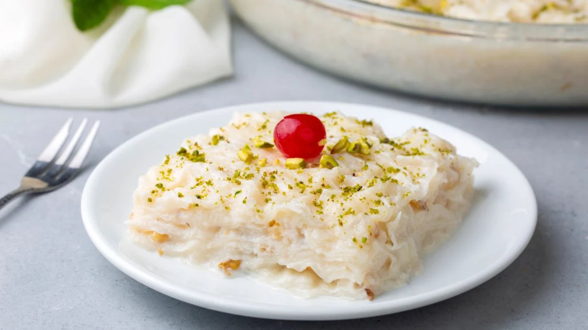 Osmanlı mutfağının vazgeçilmez tatlısı! Yılların ustasından güllacın püf noktası: O olmazsa olmaz