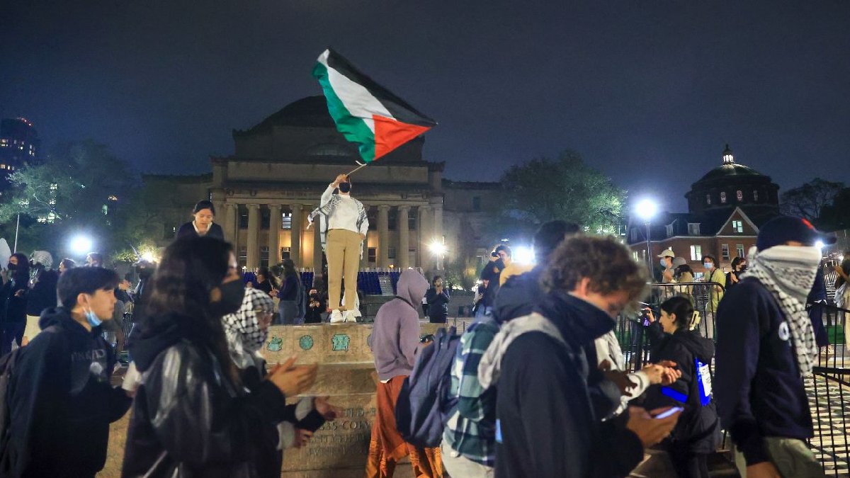 Columbia Üniversitesi Filistin eylemlerine yeniden başladı... Polis protestocuları gözaltına aldı