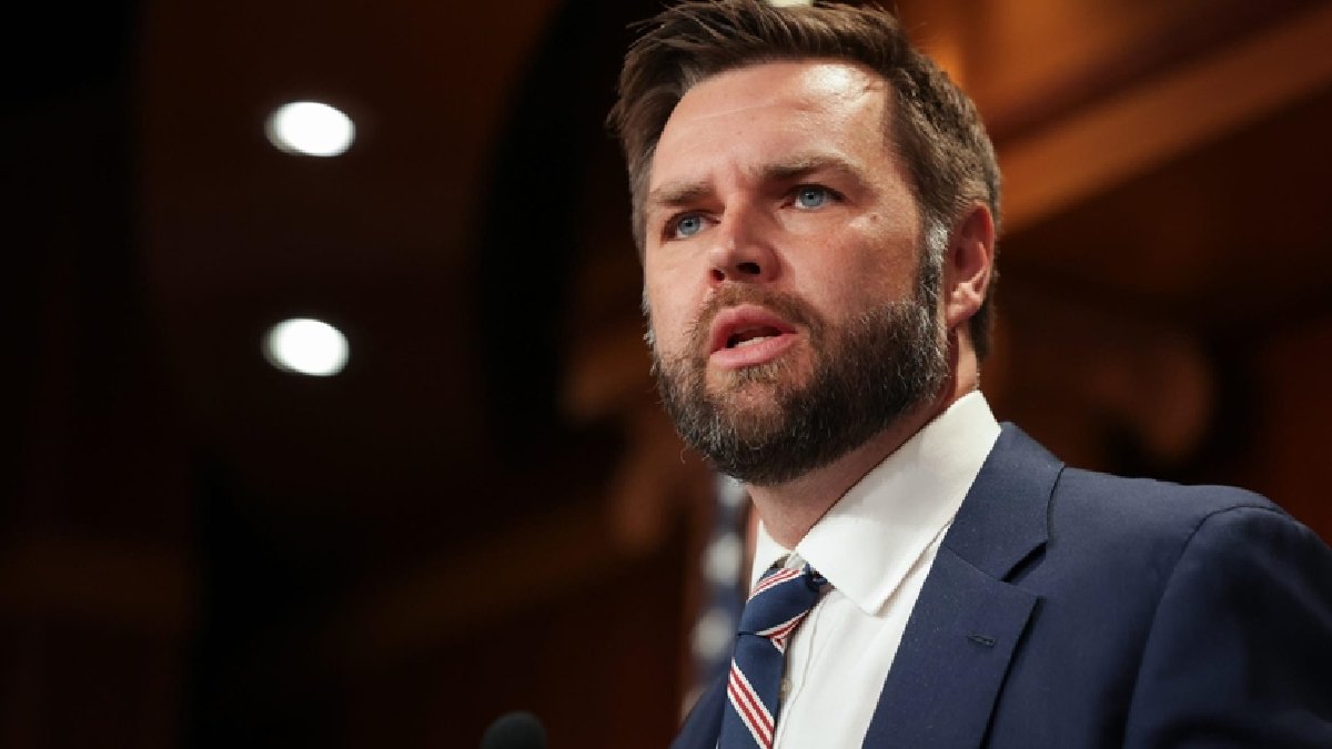 Trump’ın yardımcısı Vance’ten ‘göçmen’ açıklaması: Yeni yasalara değil yeni başkana ihtiyaç varmış