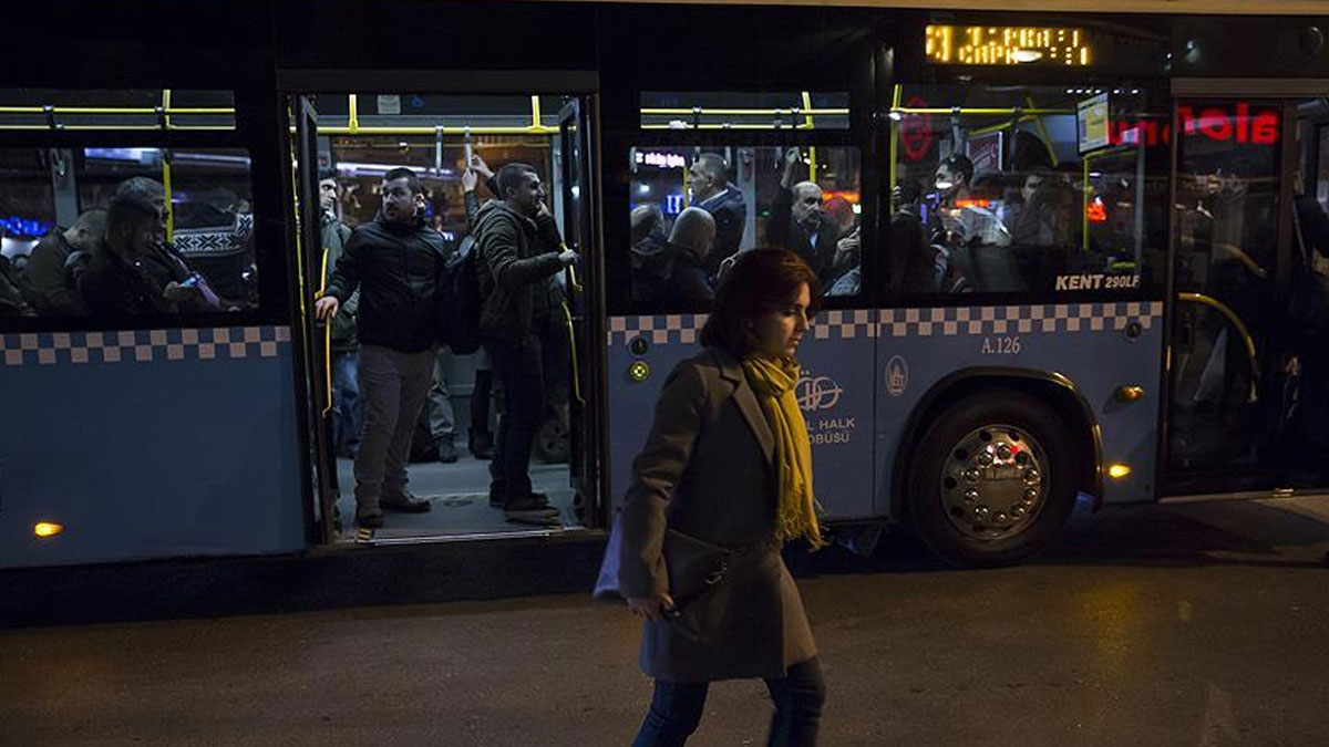 TÜİK açıkladı: Kadınların yüzde 36'sı gece yalnız yürürken güvensiz hissediyor