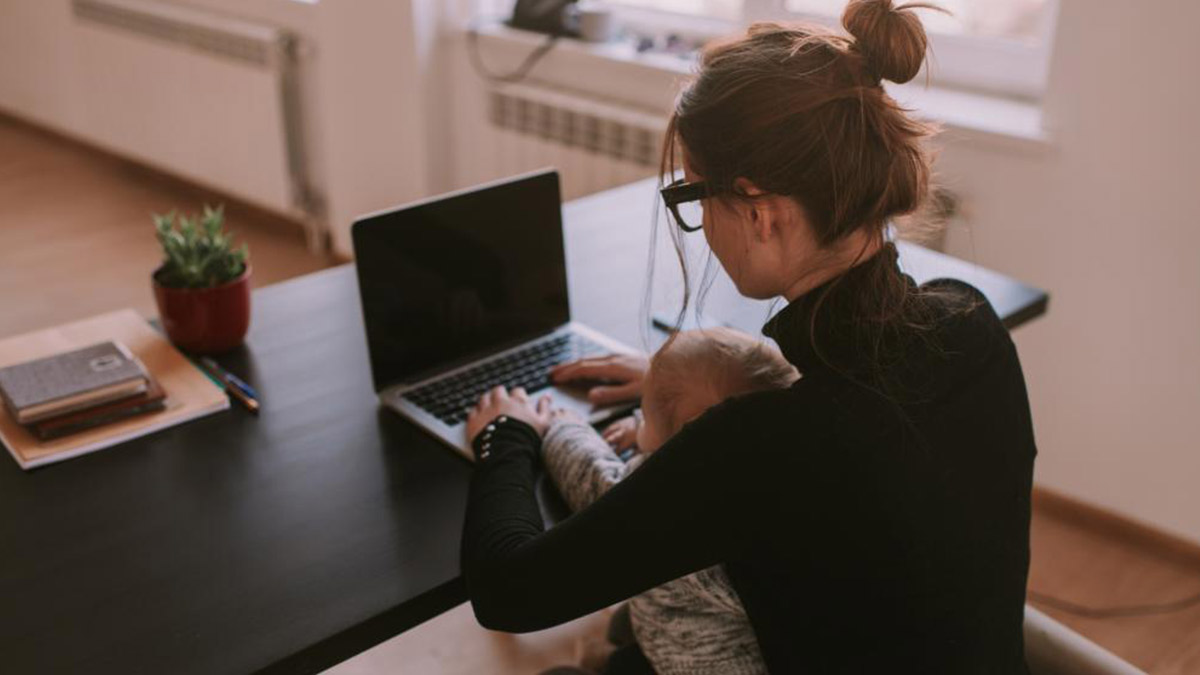 Çalışan kadının mesaisi haftada 100 saati buluyor