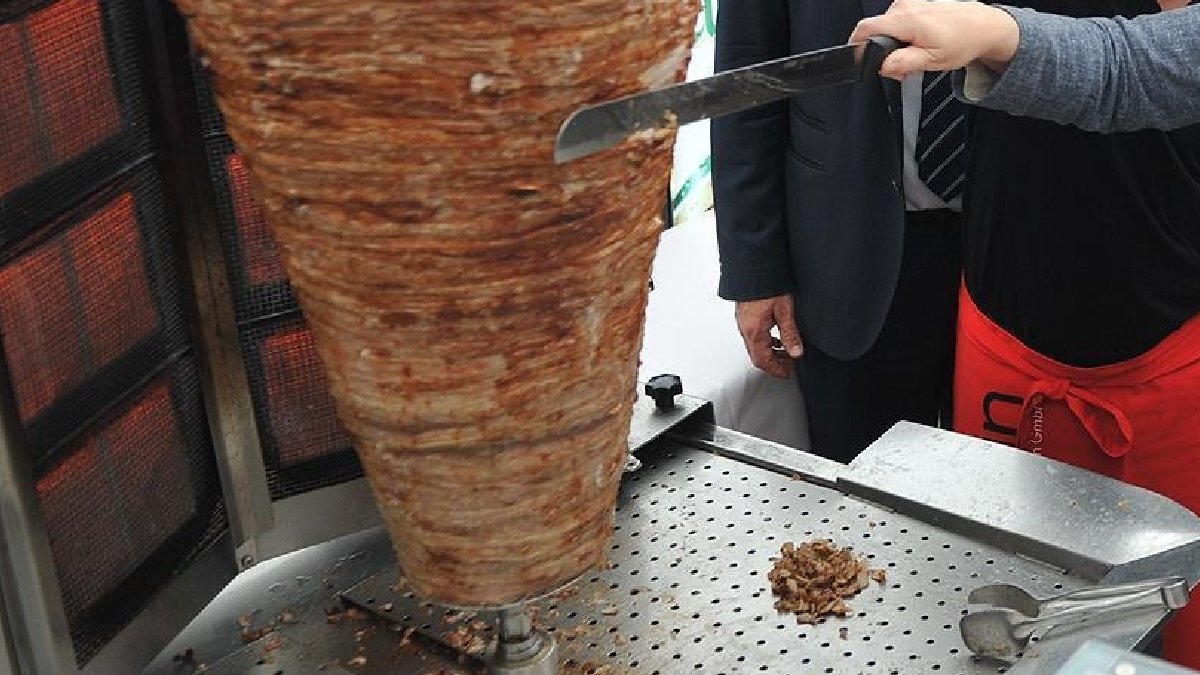 Almanya’da döner fiyatının rekor yükselişi: Mekanlar danadan vazgeçti, tavuk ve hindiye yöneldi