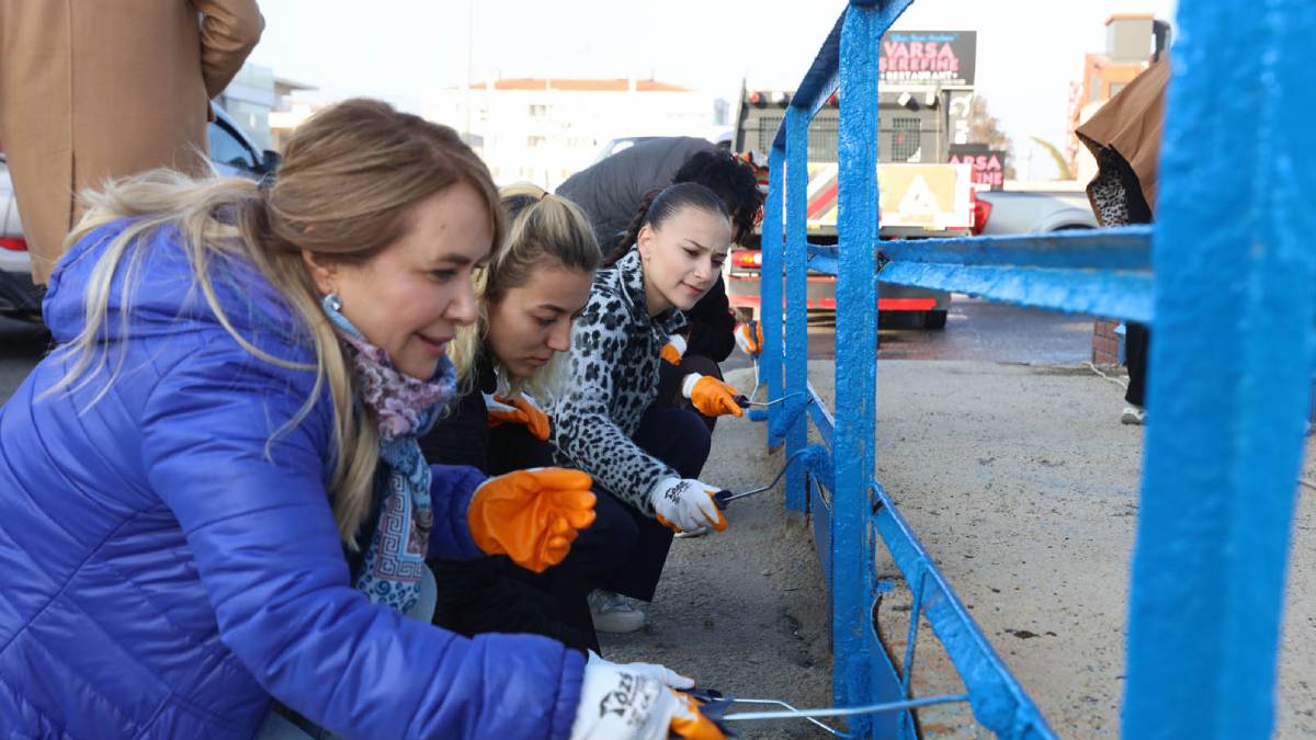 Güzelbahçe Belediyesinden fırçanı, boyanı al gel kampanyası