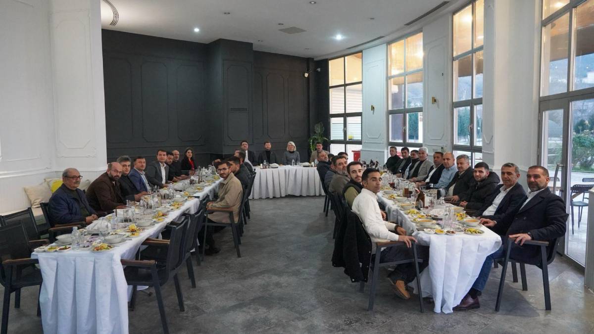 Başkan Subaşı müteahhitlerle iftarda bir araya geldi