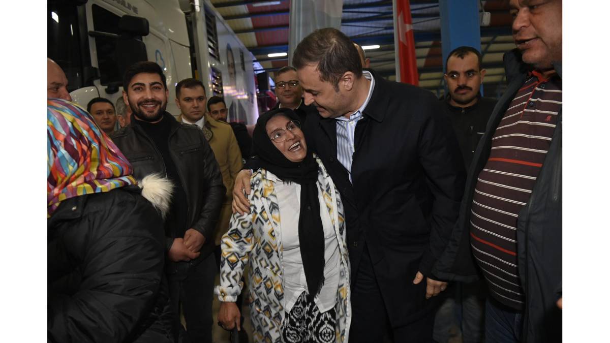 Başkan Akın’a Savaştepe’de sevgi seli