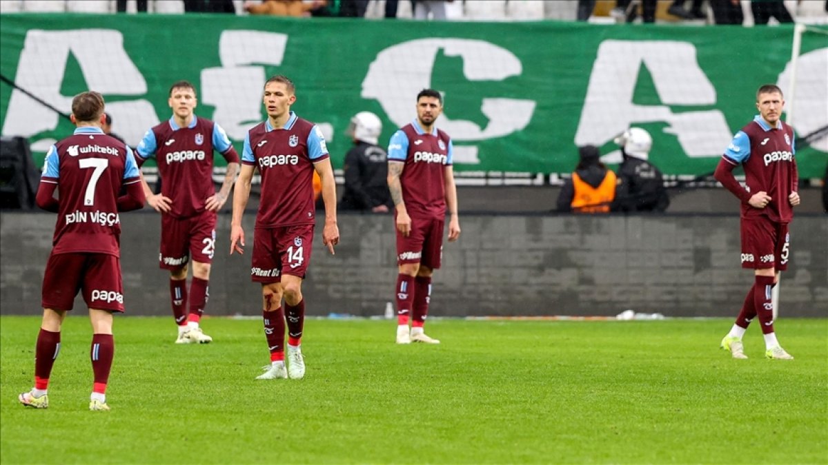 Süper Lig'de kötü günler geçiren Trabzonspor'a şok üstüne şok! Bunu kimse beklemiyordu