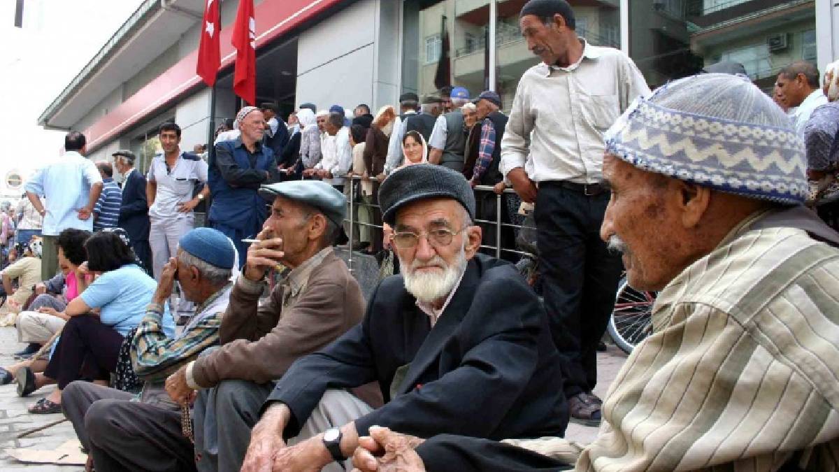 Sigortalı sayısı geriledi: 7 ilde emekliler aktif çalışanları geçti