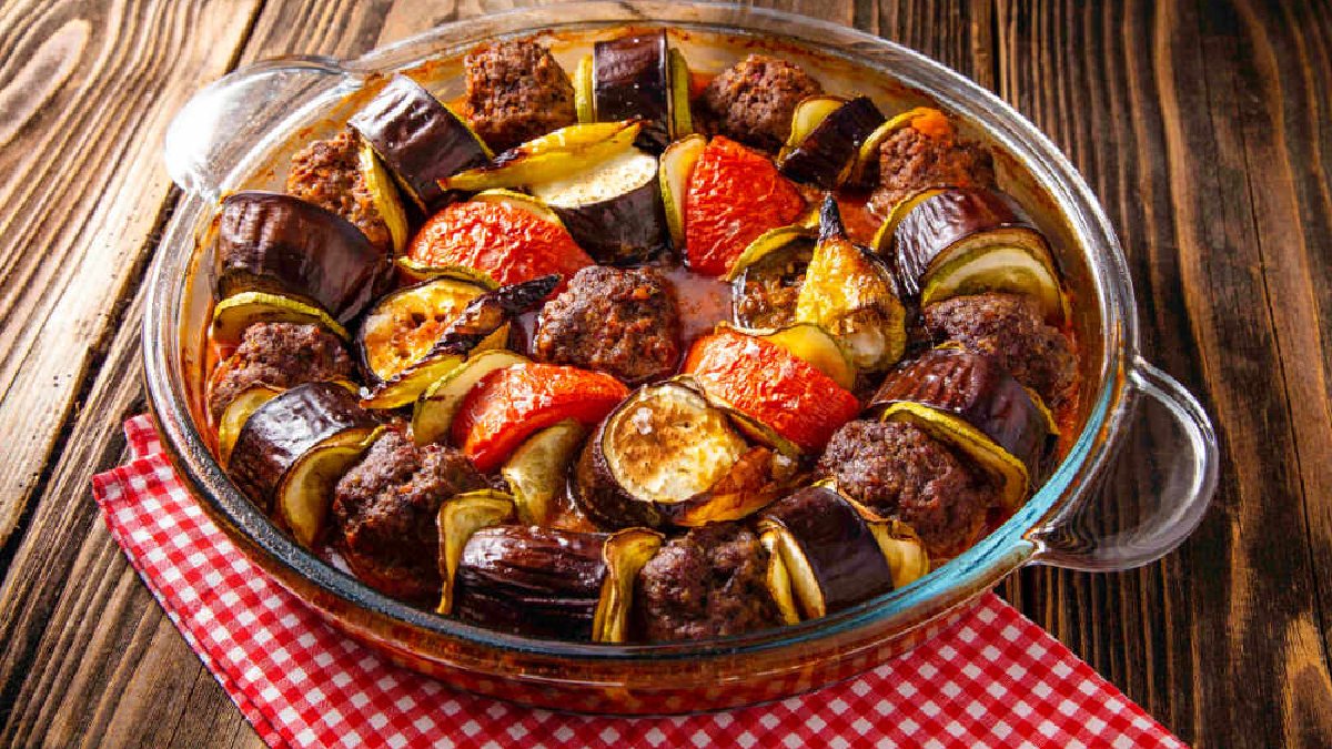 İftar sofrasına en çok yakışan ikili! Misafirleriniz bu tarifi almadan gitmeyecek: İşte enfes patlıcan dizme