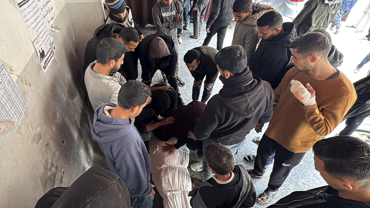 Gazze'de ateşkesi yine ihlal eden İsrail 2 Filistinliyi öldürdü