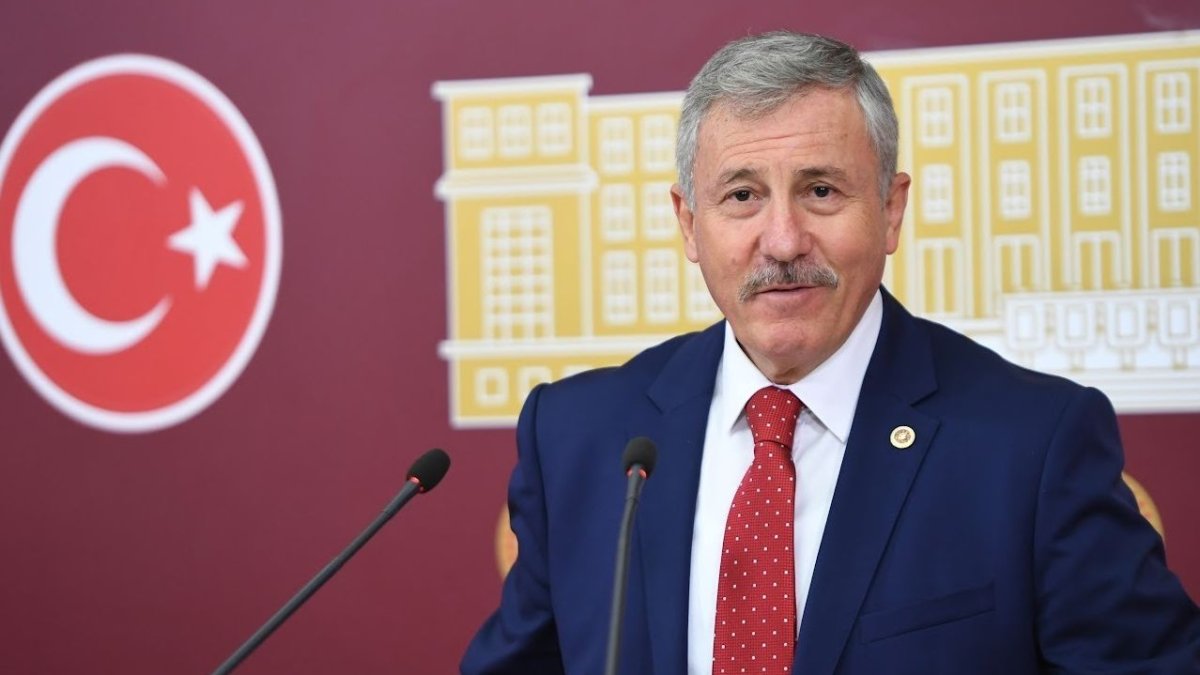 Özdağ'dan Kurum'a konut krizi tepkisi: Sessiz kalarak krizden kaçamazsınız