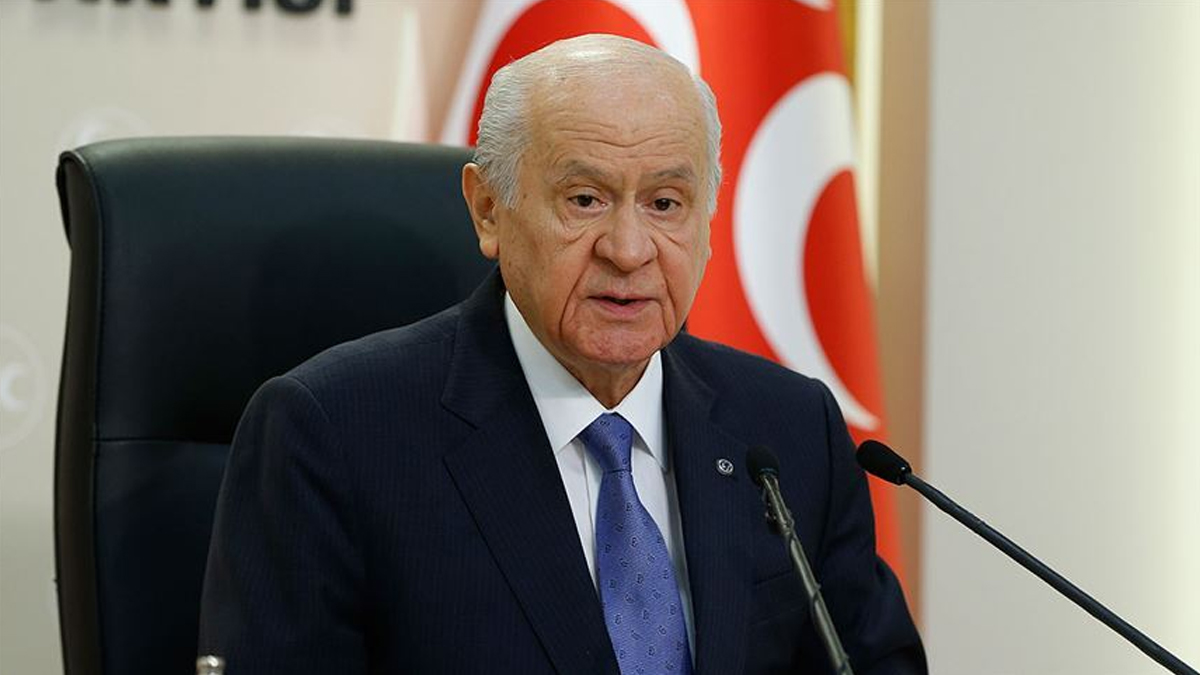 Bahçeli: Hayatın yükünü sırtlamış hanımefendilere saygılarımı iletiyorum
