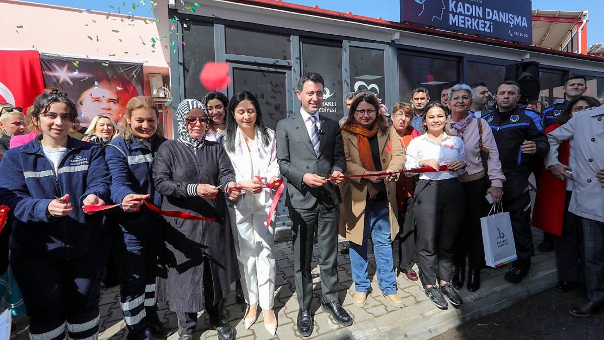 Bayraklı'da kadın danışma merkezi açıldı