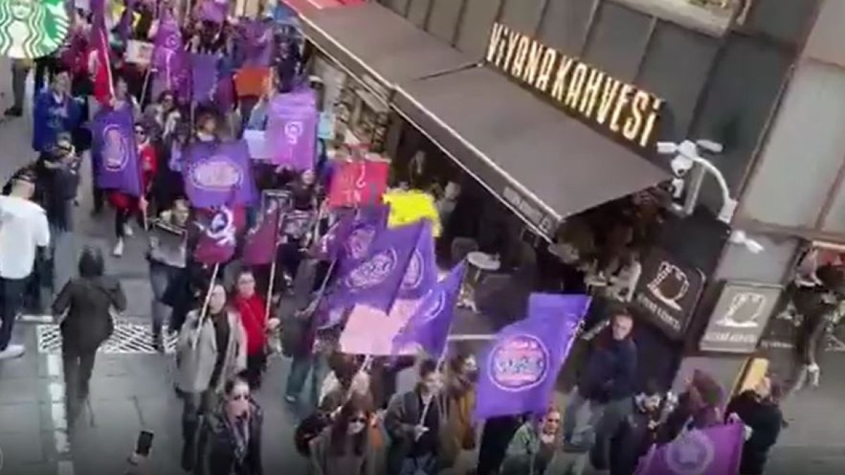 Kadıköy'de 'Büyük Kadın Buluşması': 9 kişi gözaltında