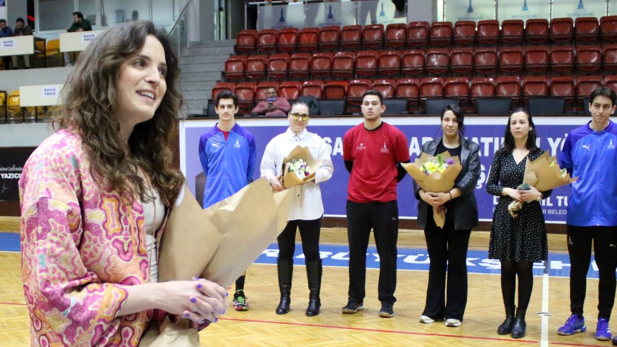 Erkek sporculardan kadınlara 8 Mart jesti