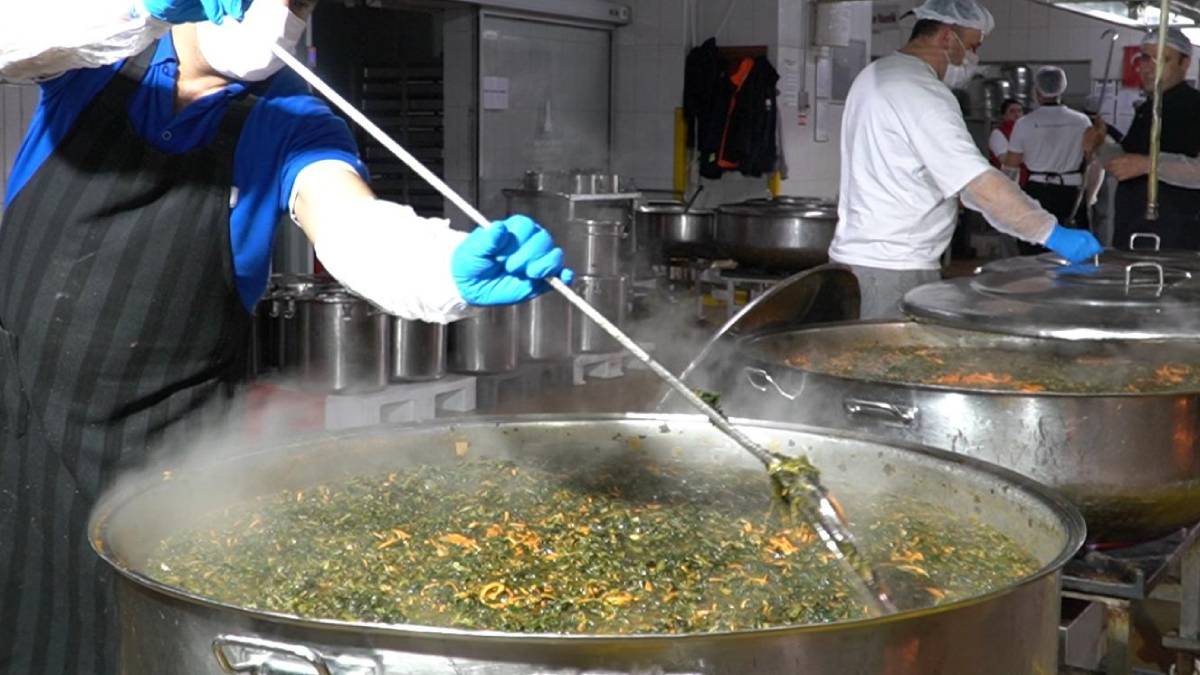 İzmir’de Dayanışma Noktalarında ramazan bereketi