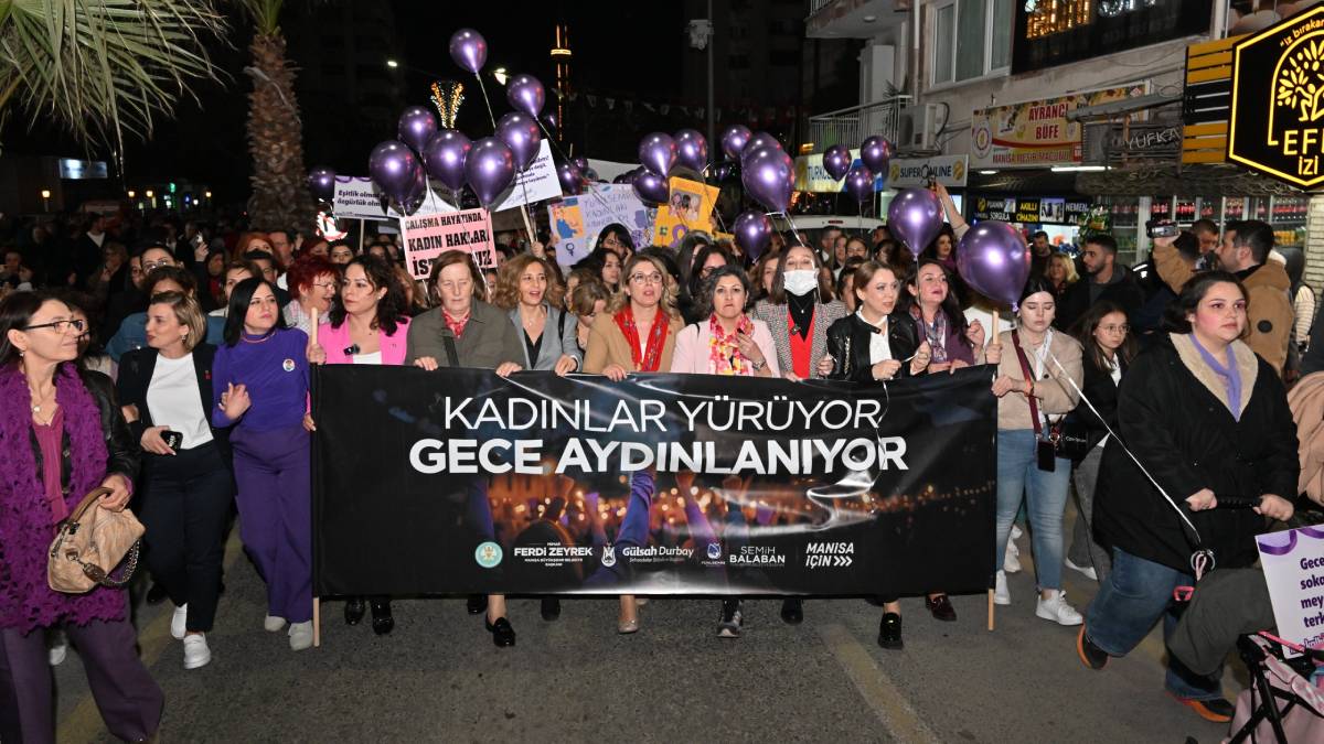 Manisalı kadınlar eşitlik ve özgürlük için yürüdü