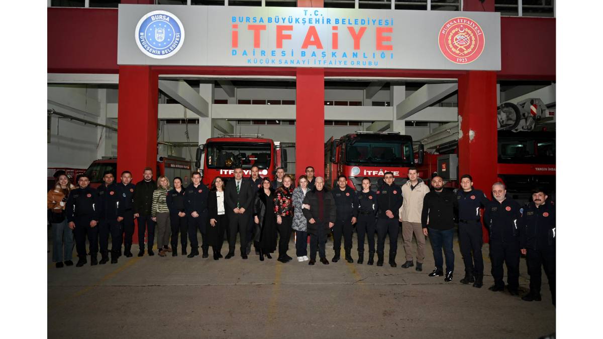 Başkan Bozbey, sahuru gençlerle yaptı