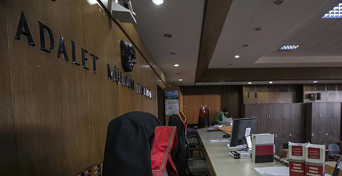 Ankara'da 8 askeri hakim tutuklandı - Son dakika haberleri