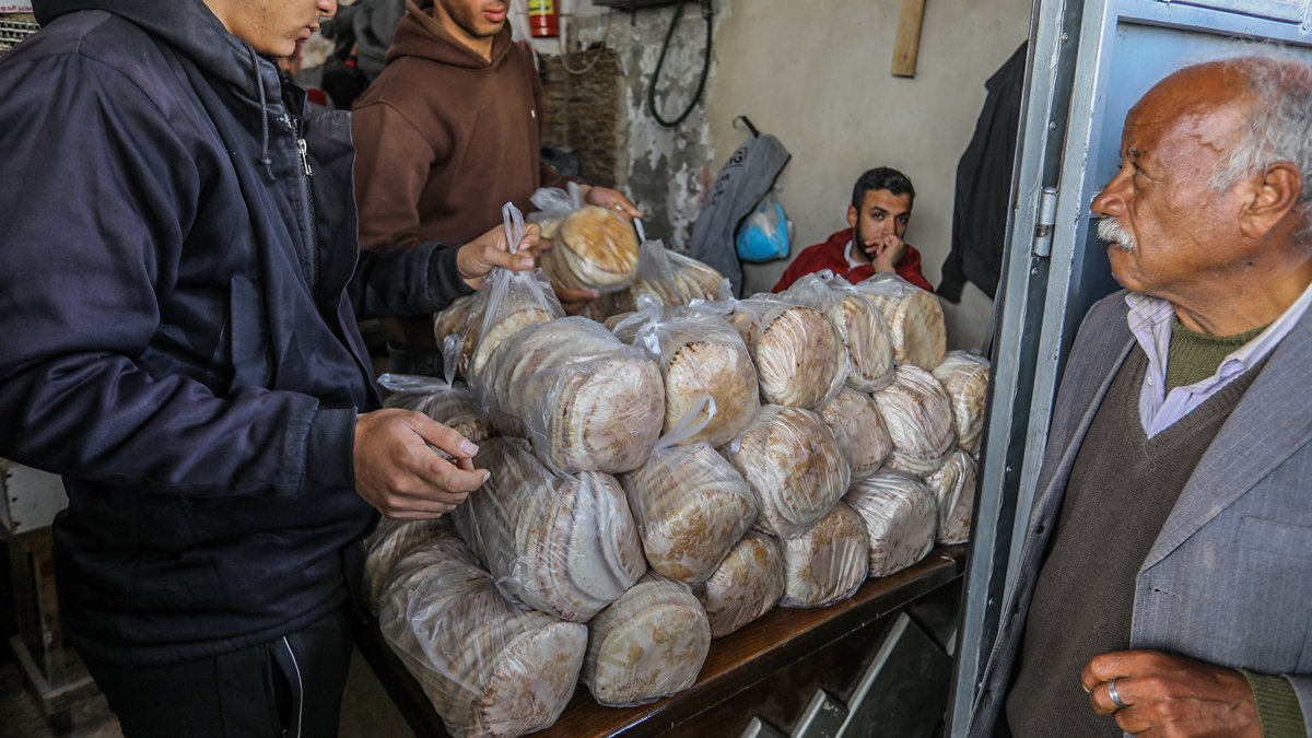 Gazze'de yakıt krizi: Ekmek üretimi durdu