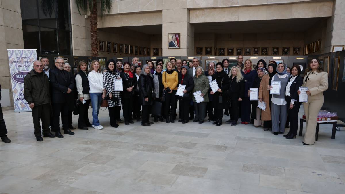 Kadınların tuvale yansıttığı eserler sanatseverlerle buluştu