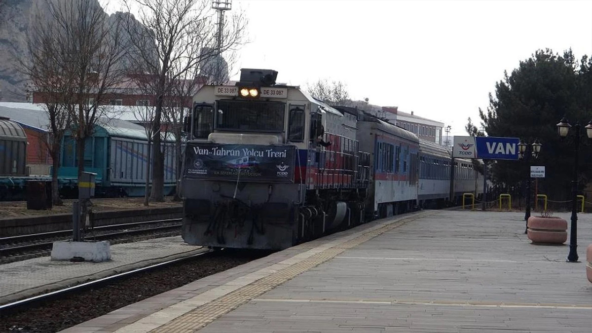 Van-Tahran tren seferleri 5 yıl aranın ardından yeniden başladı