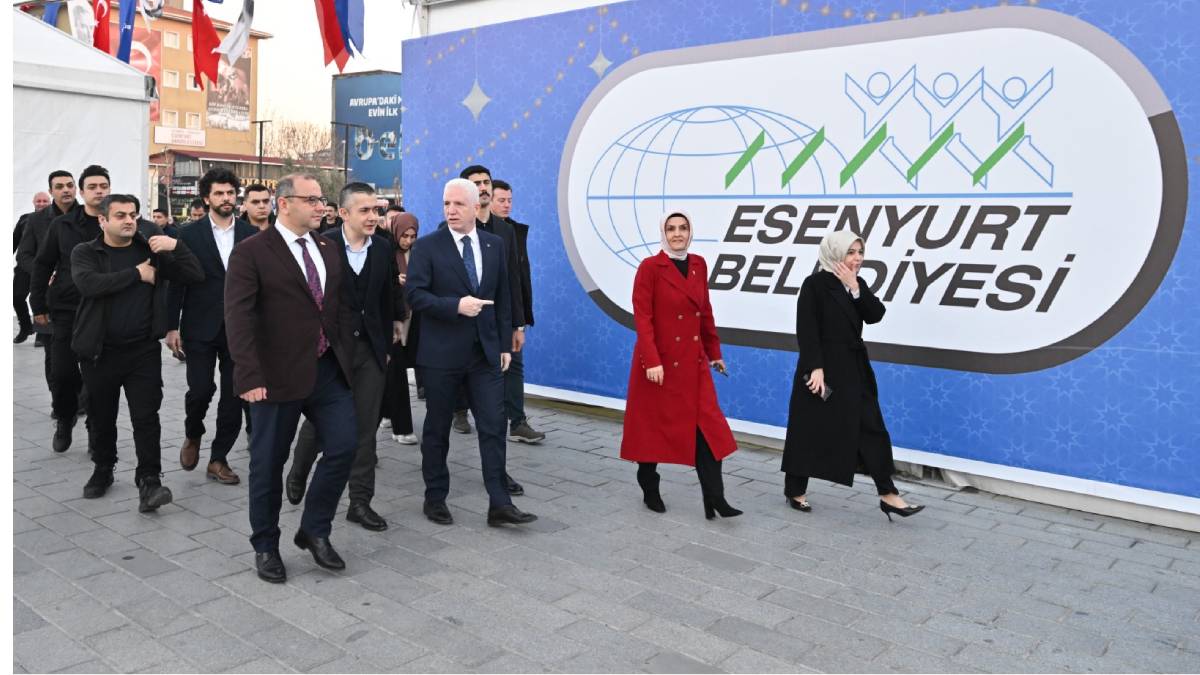 Vali Davut Gül, Esenyurtlularla iftar sofrasında bir araya geldi