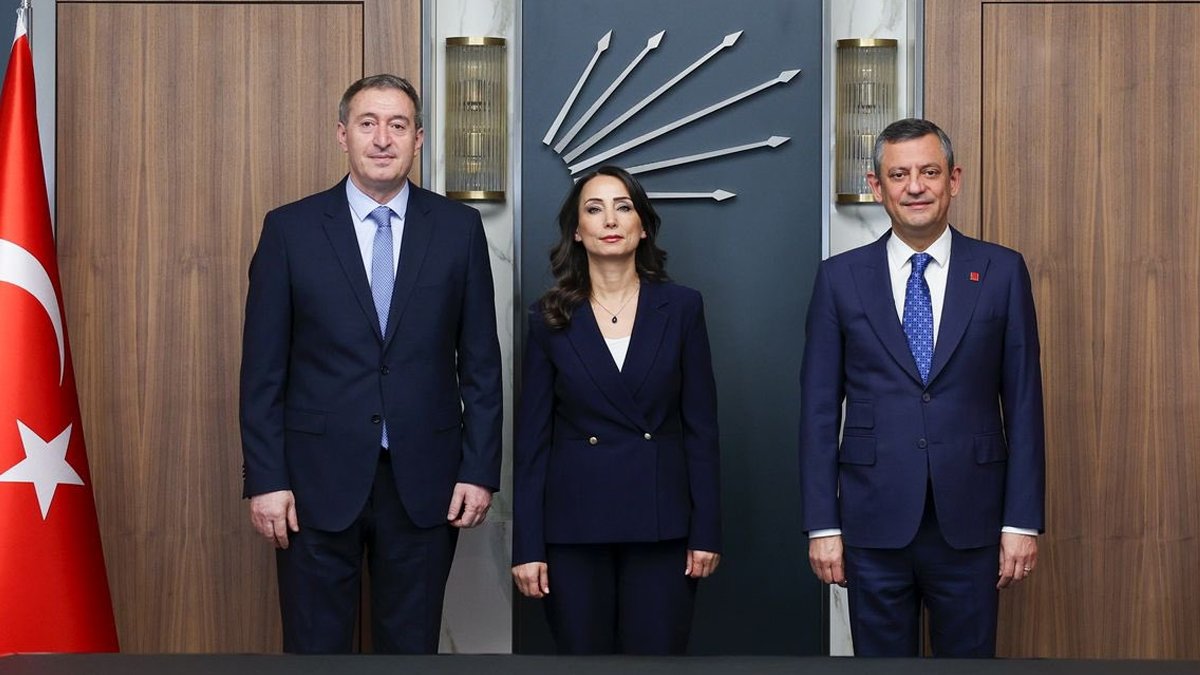 DEM Parti görüşmesi sonrası Özel'den iktidara uyarı: AK Parti, muhalefeti dışlayarak yol alma niyetinde