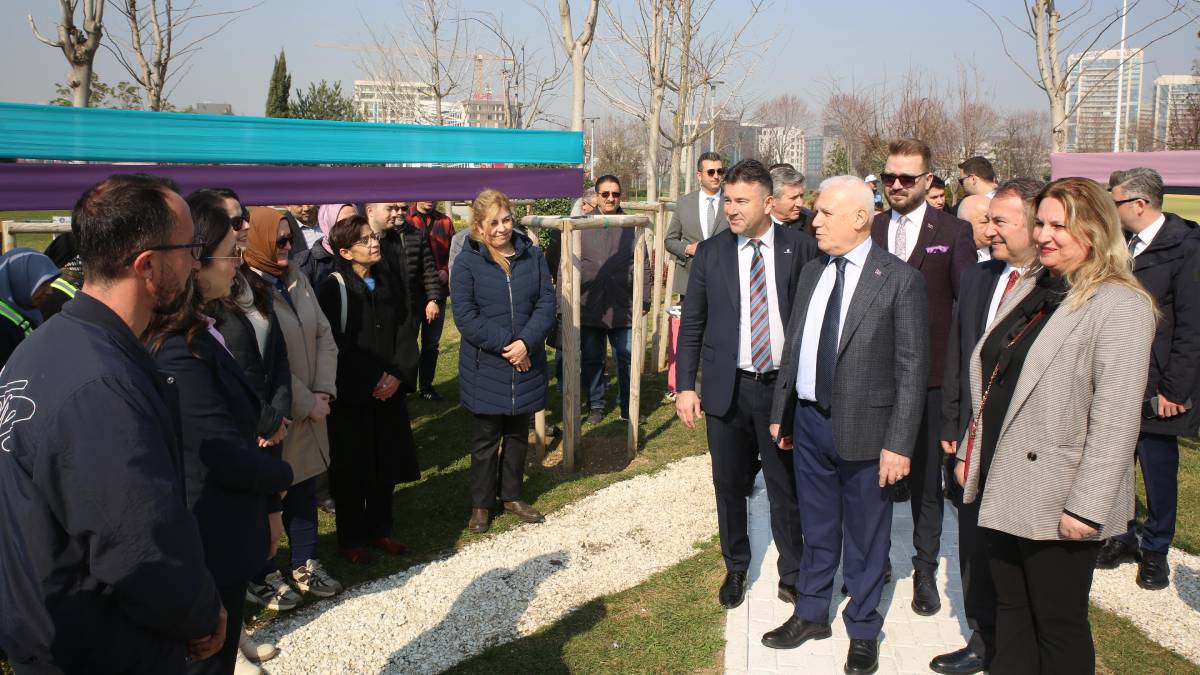 Kadınlar Günü’nde çiçekler toprakla buluştu