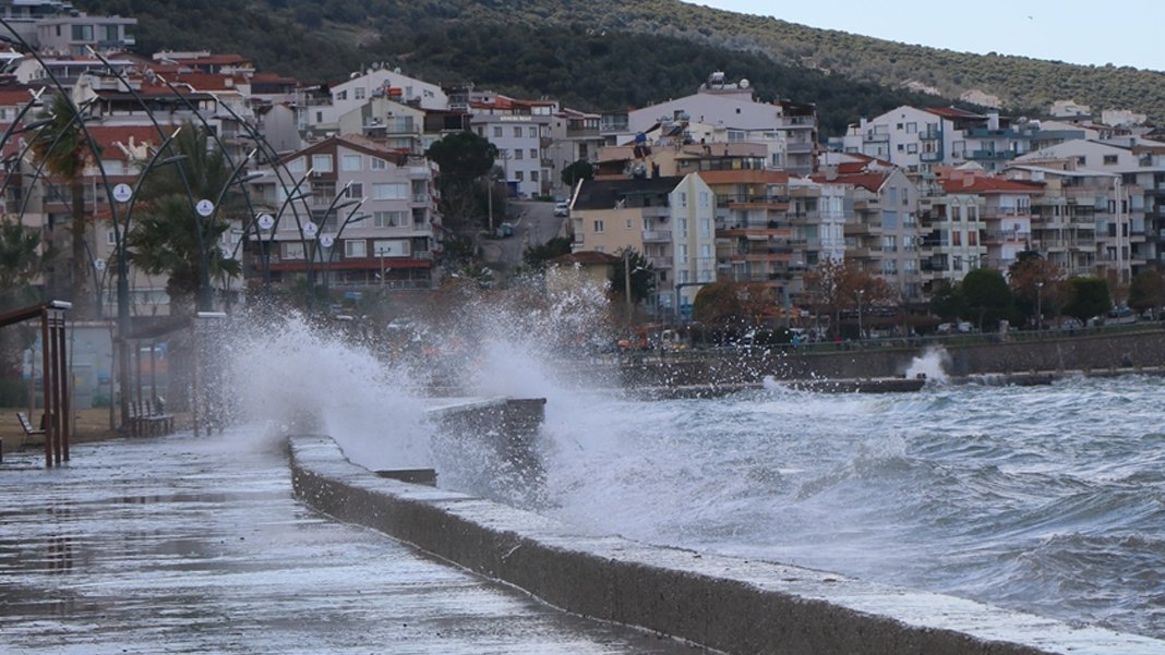 Ege Denizi'nde fırtına uyarısı