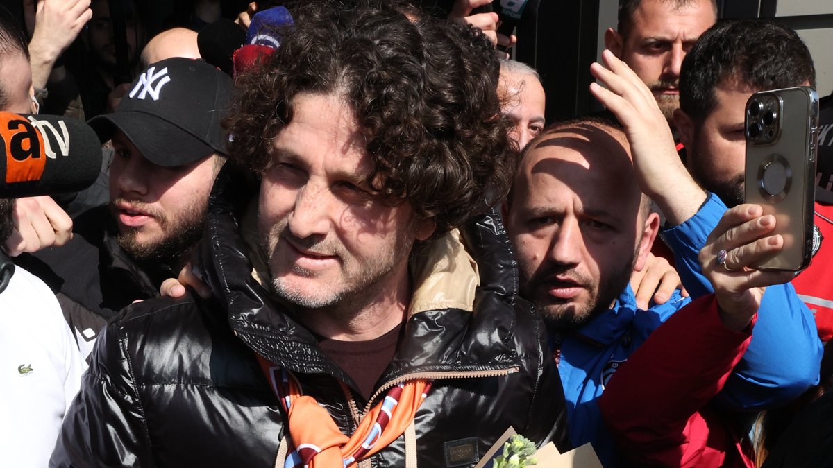 Trabzonspor Fatih Tekke'yi resmen açıkladı: İmza töreninde Şenol Güneş sürprizi