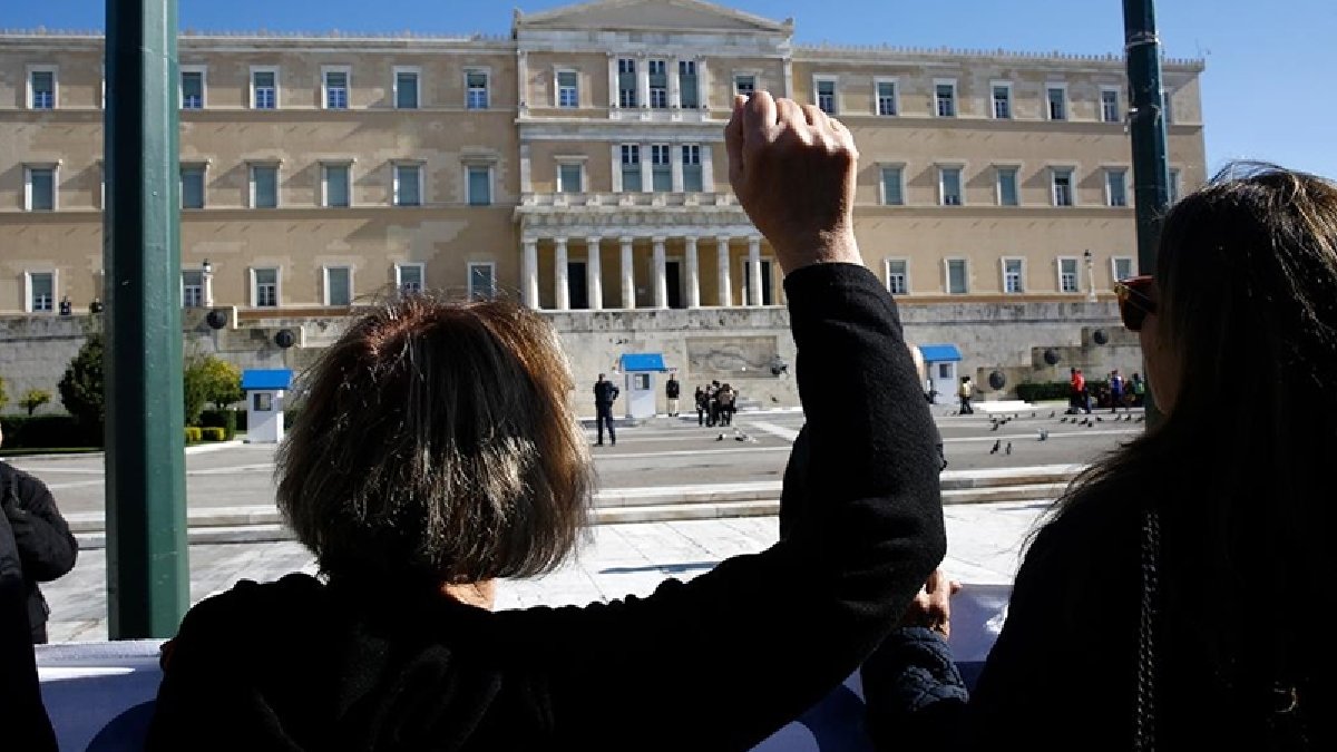 Komşu’da gazetecilerden toplu grev! Haber akışı durdu, gazeteler çıkmayacak