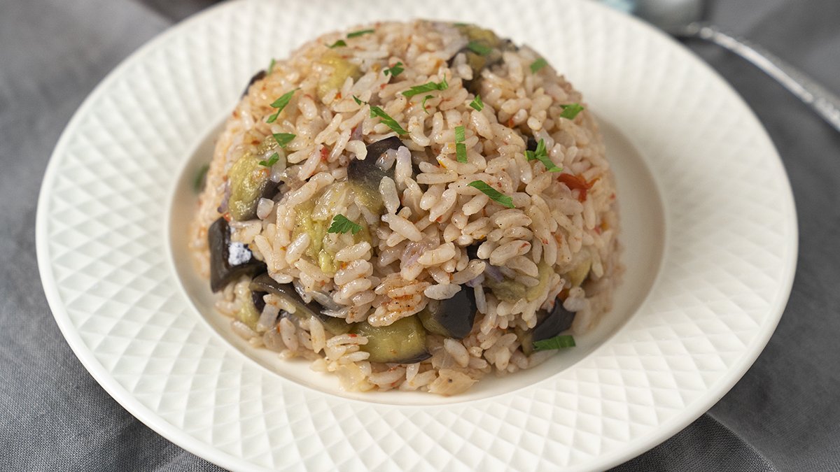 Saray mutfağından geldi, en sevilen oldu! Misafirler kaşık kaşık yiyecek: Patlıcanın lezzetini arttıran tarif…