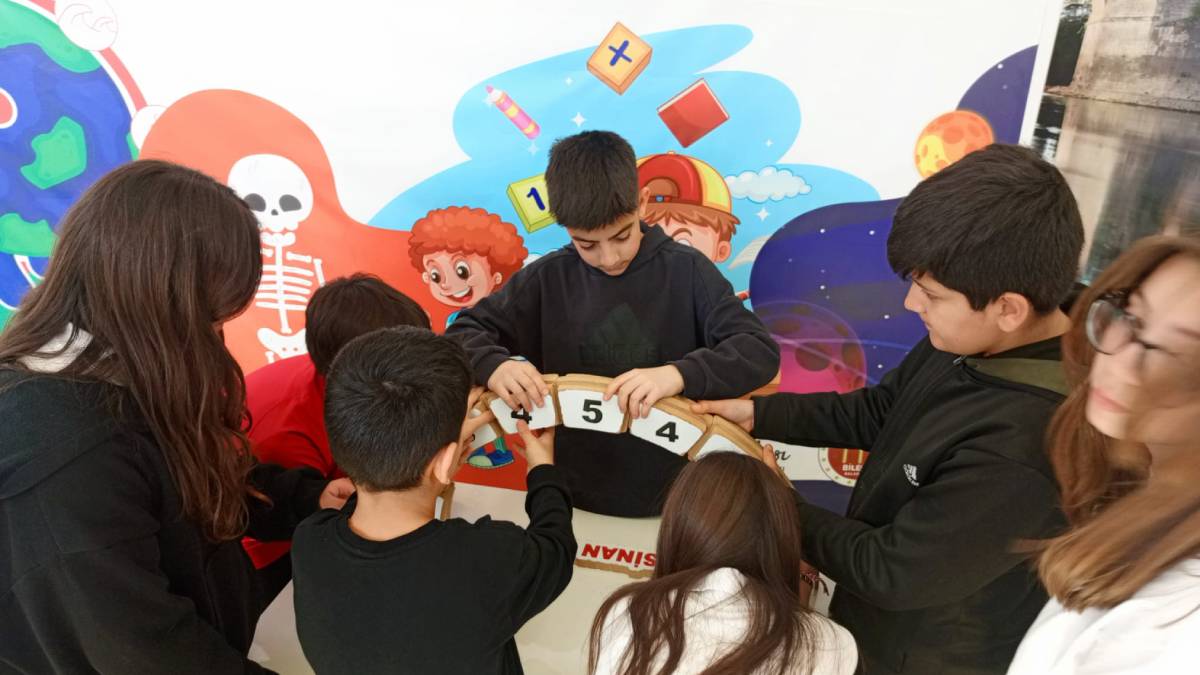 Bilecik Belediyesi Bilgi Evi okul gibi faaliyet gösteriyor