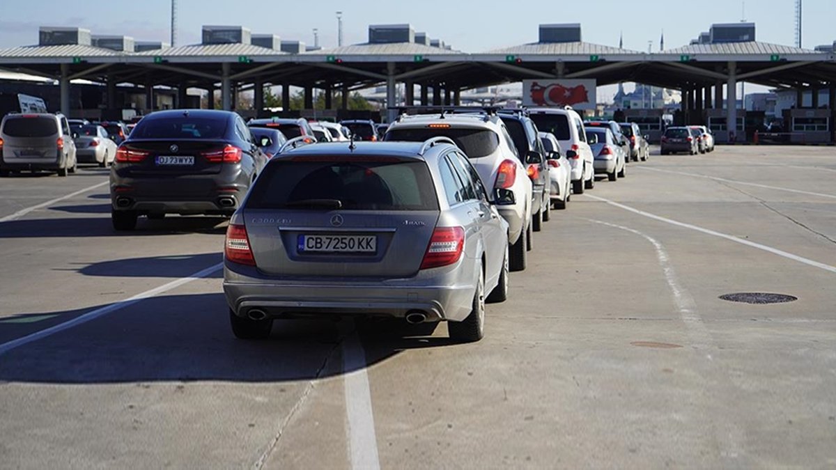 Yabancı plakalı araçlara yönelik kanun teklifi: Özel şirketin işlettiği otoyol ücretini ödemeyenler ülkeden çıkamayacak