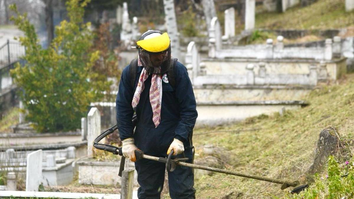 Mezarlıklarda Bayram hazırlığı başladı