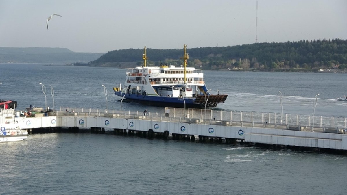 Bozcaada feribot seferleri iptal edildi